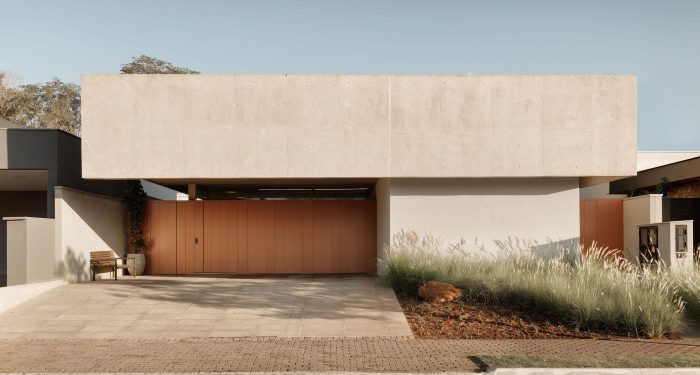 Harmonious Minimalism: Blending Nature and Modern Design in the QUADROS House